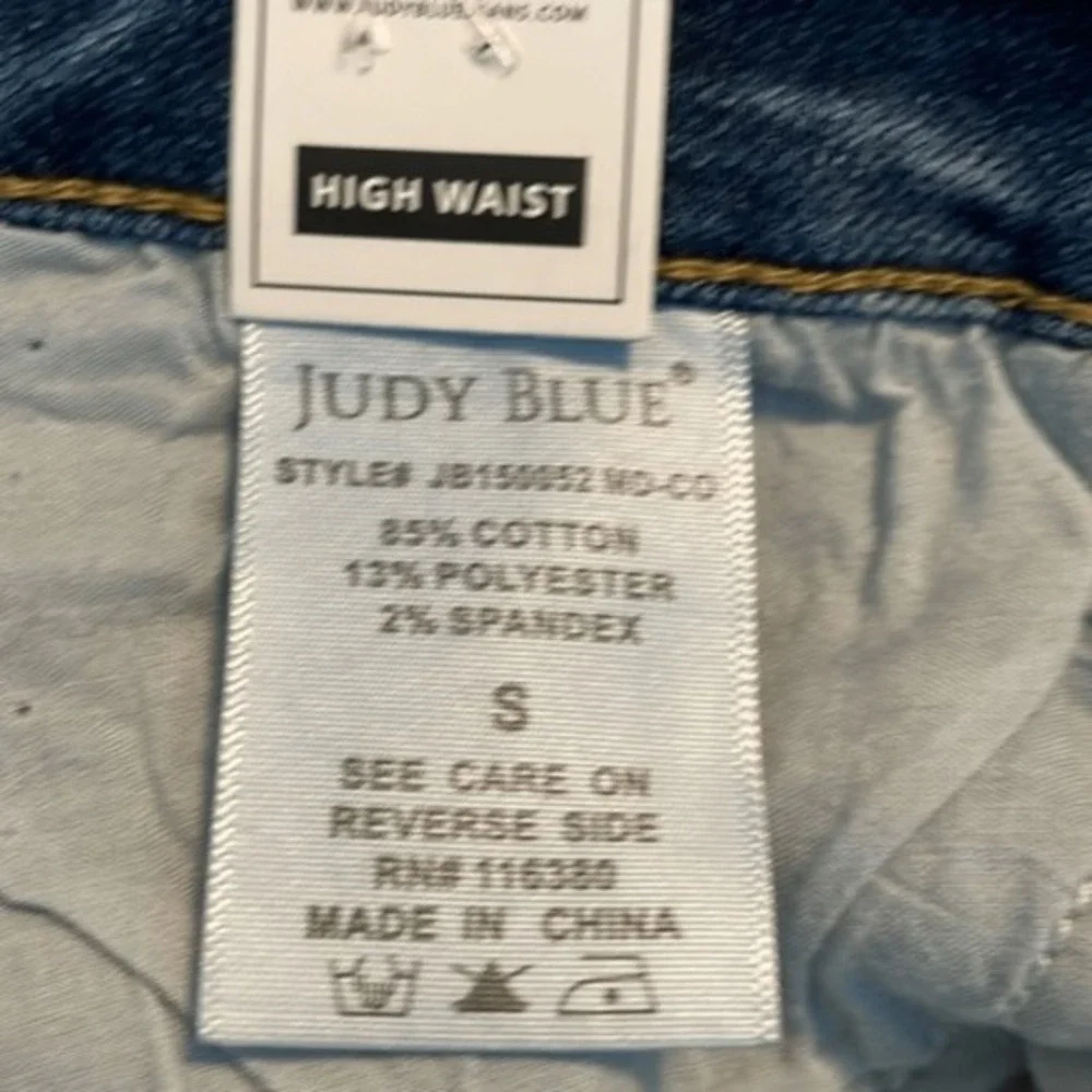 Judy Blue High Waisted Lightly Distressed Jean‎ Shorts 6